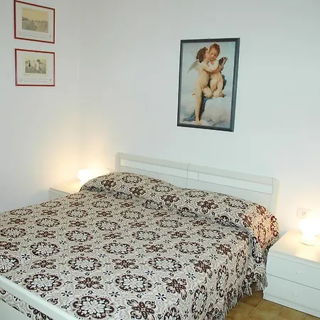 Schubert Apartment *